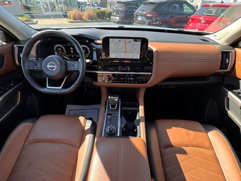 Used 2025 Nissan Pathfinder Platinum w/ Cargo Package image 21