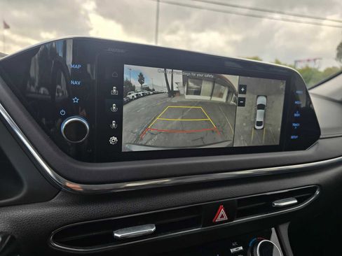 Used 2022 Hyundai Sonata Limited w/ Preferred Accessory Package image 28