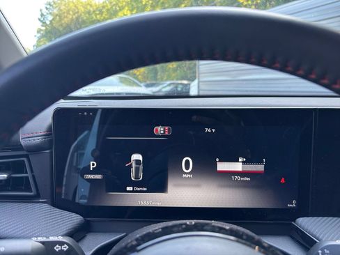 Used 2026 Nissan Kicks SR FWD image 31