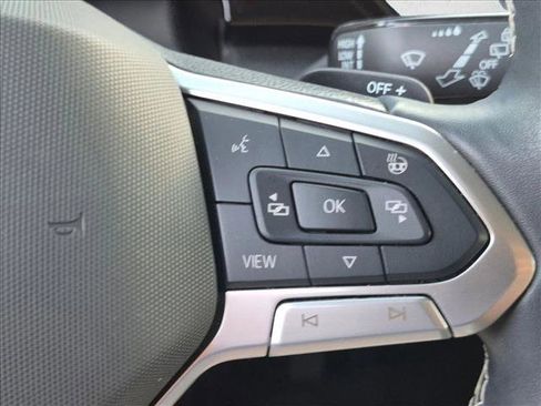 Used 2024 Volkswagen Atlas SE w/ Panoramic Sunroof Package FWD image 13