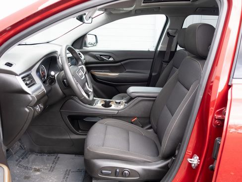 Used 2022 GMC Acadia SLE image 11