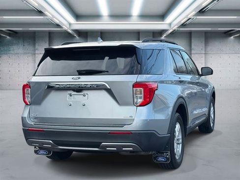 Used 2020 Ford Explorer XLT w/ Equipment Group 202A image 3