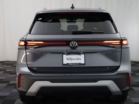 New 2025 Volkswagen Tiguan SE image 16