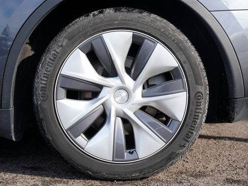 Used 2023 Tesla Model Y 2WD image 14