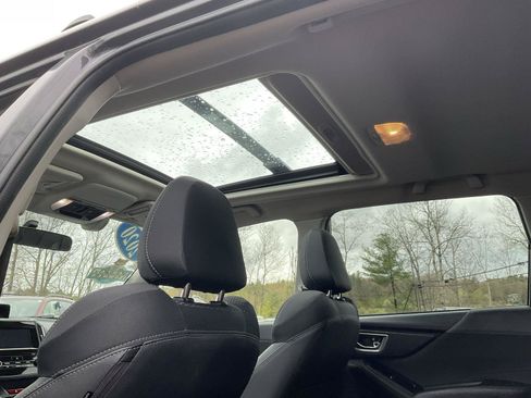Used 2020 Subaru Forester Premium AWD/4WD image 12