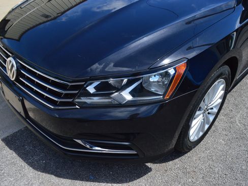 Used 2017 Volkswagen Passat 1.8T SE FWD image 2