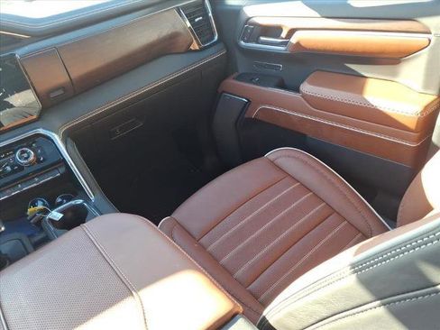 New 2025 GMC Sierra 1500 Denali Ultimate image 17