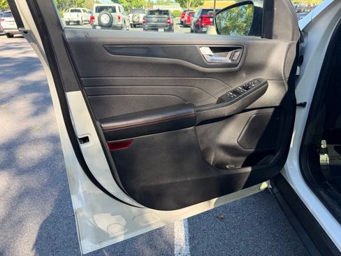 Used 2023 Ford Escape ST-Line w/ Tech Pack #1 AWD/4WD image 13