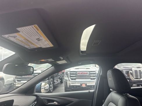 New 2025 Buick Envista Avenir image 25