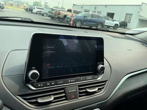 Used 2019 Nissan Altima 2.5 S FWD image 19