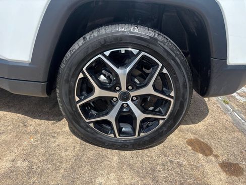 Used 2025 Jeep Compass Limited AWD/4WD image 31