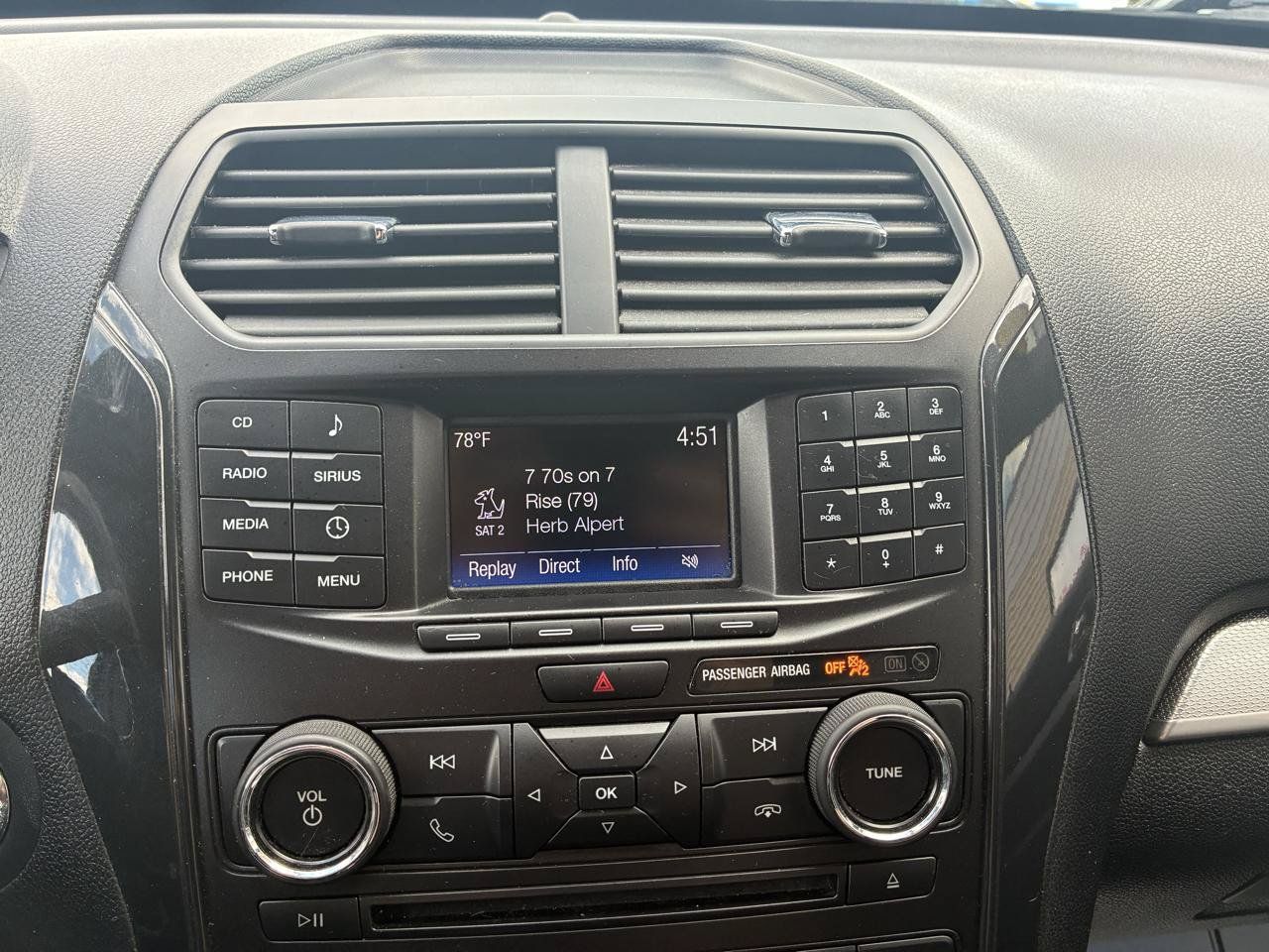 Used 2017 Ford Explorer XLT AWD/4WD image 21