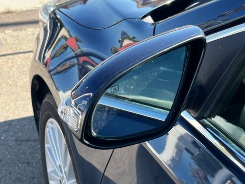 Used 2014 Toyota Avalon Limited w/ Technology Package FWD image 8