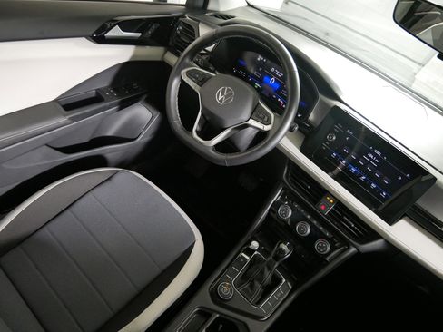 Used 2025 Volkswagen Taos S image 9
