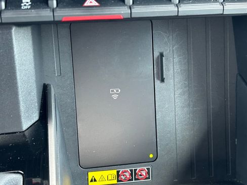 Used 2025 Toyota Tundra Limited image 35