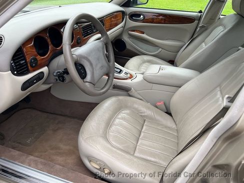 Used 2000 Jaguar XJ8 RWD image 7