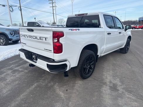 Used 2025 Chevrolet Silverado 1500 Custom w/ Turbomax Blackout Package image 5