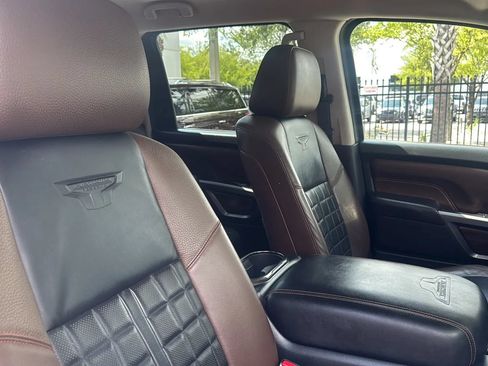 Used 2017 Nissan Titan Platinum Reserve AWD/4WD image 11