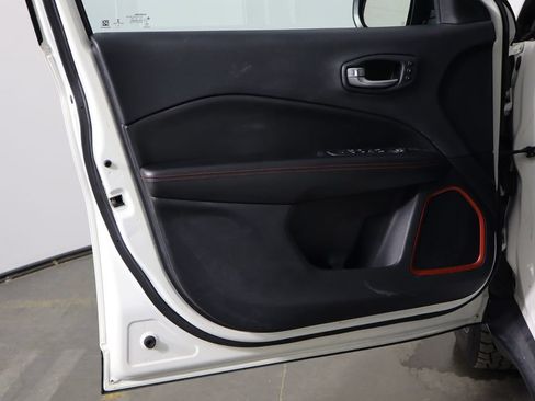 Used 2021 Jeep Compass Trailhawk AWD/4WD image 13