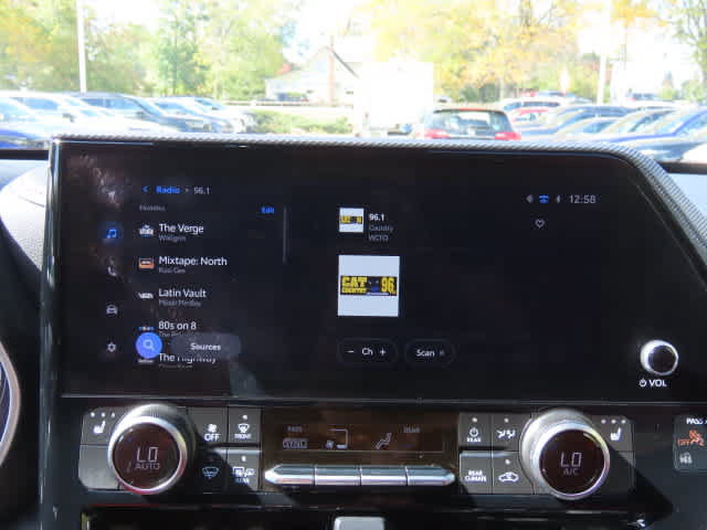 Used 2025 Toyota Highlander XSE AWD/4WD image 22