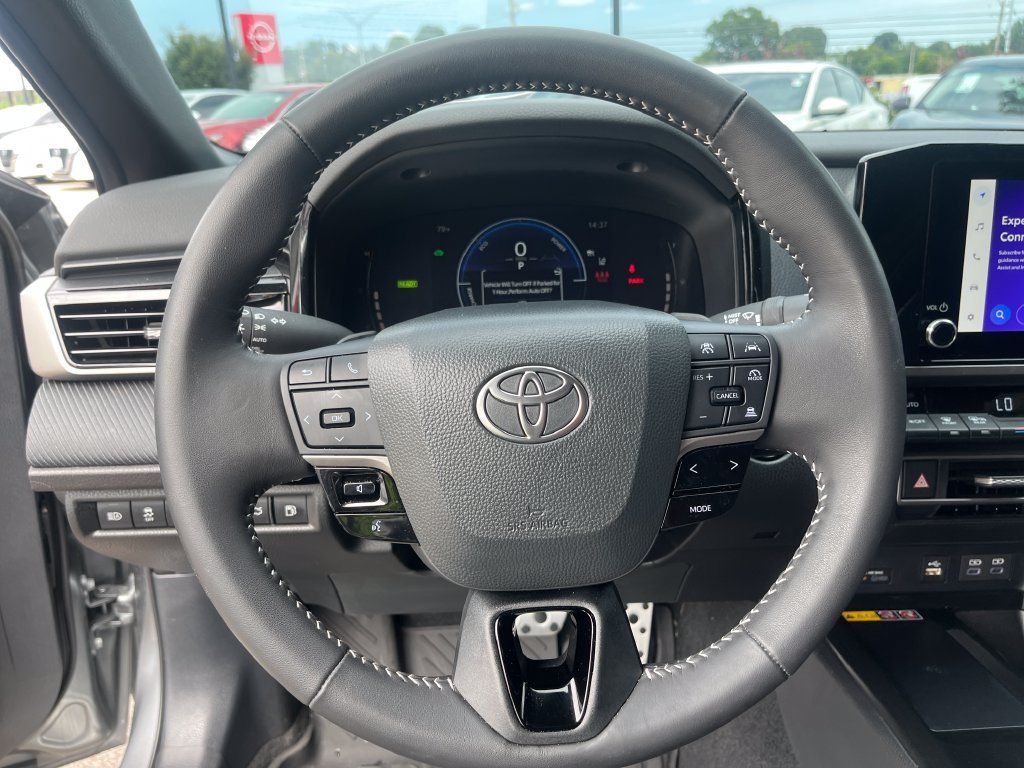 Used 2026 Toyota Camry SE FWD image 24