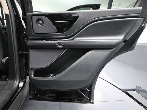 Used 2023 Lincoln Aviator Reserve w/ Class IV Trailer Tow Package image 48