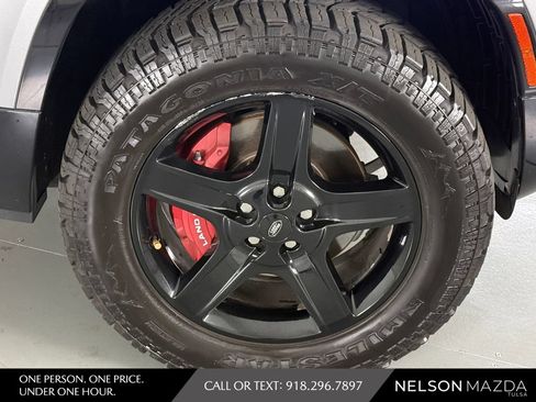 Used 2022 Land Rover Defender 110 X-Dynamic SE AWD/4WD image 16