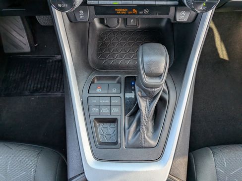 Certified 2022 Toyota RAV4 XLE AWD/4WD image 27