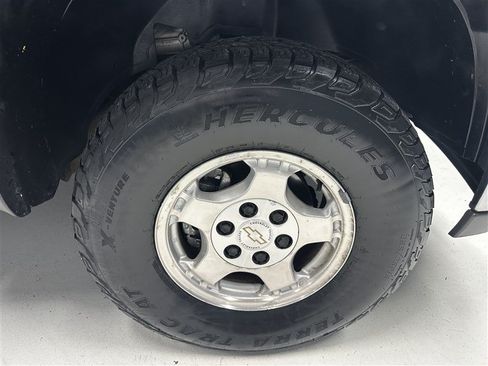 Used 2001 Chevrolet Silverado 1500 LS w/ Off-Road Chassis Pkg AWD/4WD image 12