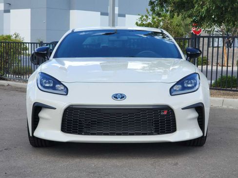 Used 2025 Toyota GR86 Premium w/ Performance Package RWD image 3