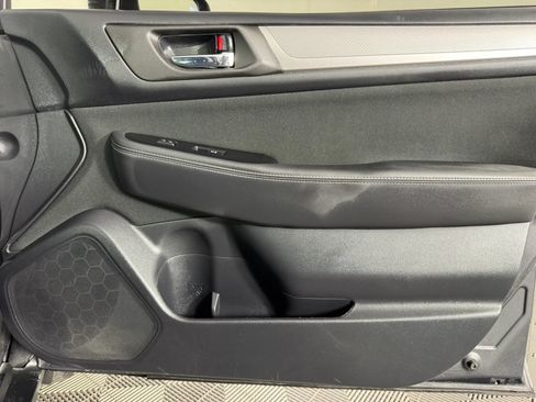 Used 2018 Subaru Outback 2.5i Premium AWD/4WD image 38
