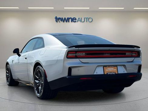 Used 2024 Dodge Charger Daytona Scat Pack w/ Plus Group AWD/4WD image 3