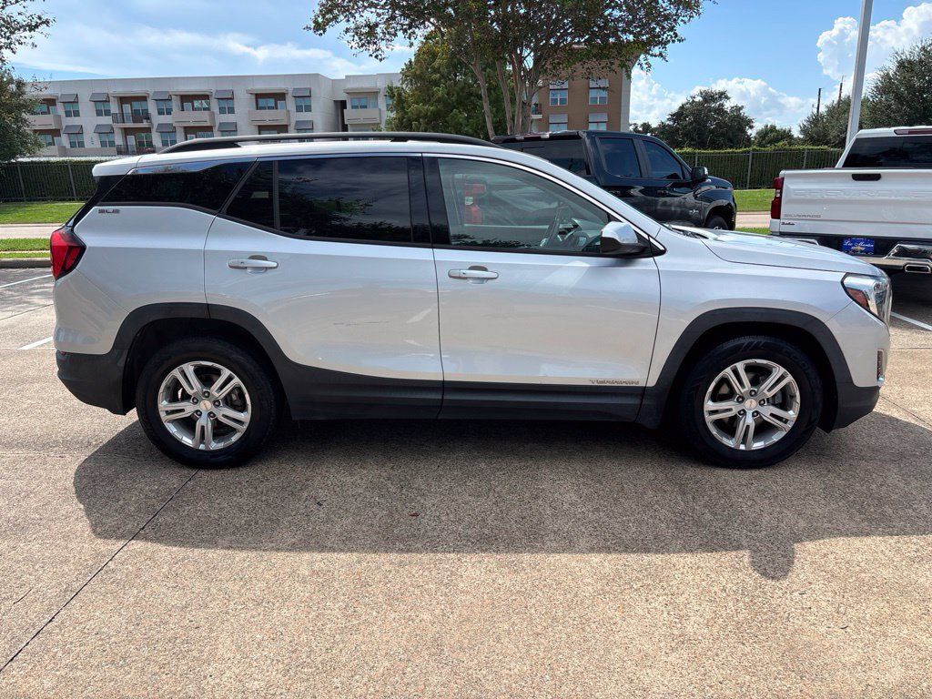 Used 2019 GMC Terrain SLE w/ Driver Convenience Package FWD image 4