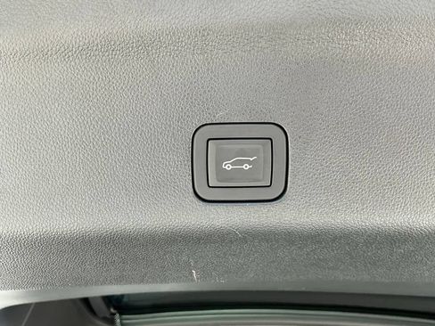 Used 2025 GMC Yukon Elevation AWD/4WD image 26