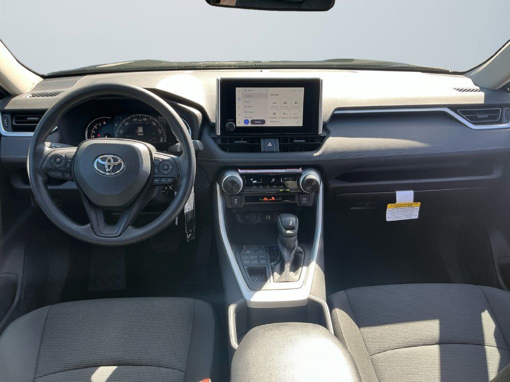 Used 2025 Toyota RAV4 LE AWD/4WD image 11