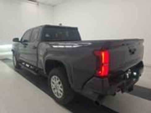 Used 2025 Toyota Tacoma SR5 AWD/4WD image 6