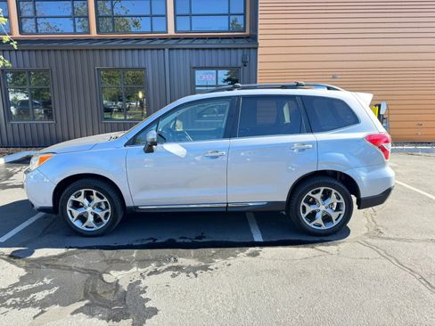 Used 2016 Subaru Forester 2.5i Touring w/ Eyesight & Navigation System AWD/4WD image 2
