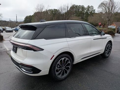 New 2026 Lincoln Nautilus Reserve image 4