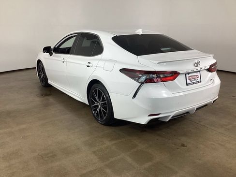 Used 2024 Toyota Camry SE FWD image 7