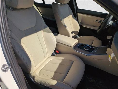 Used 2025 BMW 330i Sedan w/ Convenience Package RWD image 22