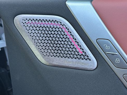 Used 2025 BMW iX M60 image 23