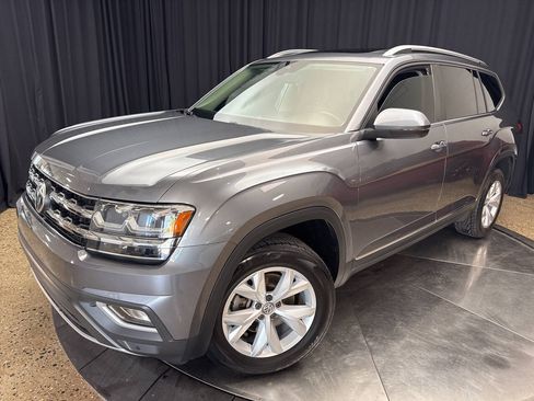 Used 2018 Volkswagen Atlas SEL AWD/4WD image 2