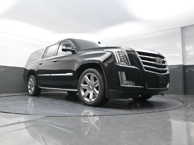 Used 2020 Cadillac Escalade ESV Premium Luxury AWD/4WD image 32