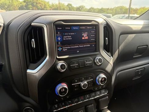 Used 2021 GMC Sierra 2500 Denali w/ Denali Black Diamond Edition AWD/4WD image 10