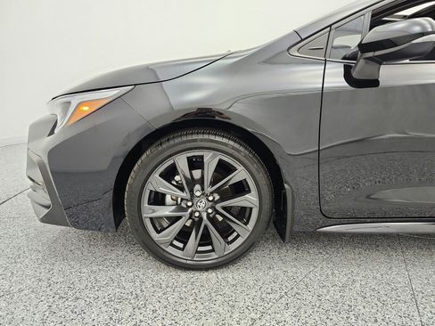 Used 2025 Toyota Corolla SE w/ SE Premium Package FWD image 18