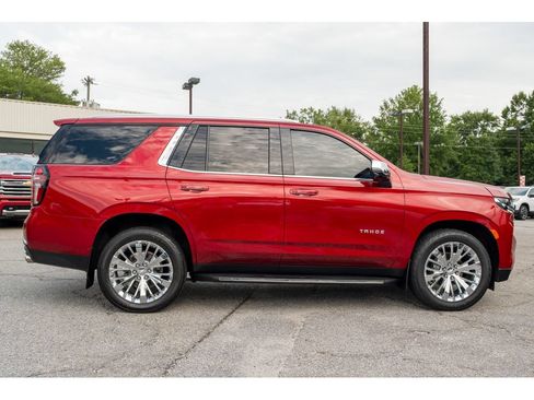 Used 2021 Chevrolet Tahoe Premier w/ Premium Package RWD image 9