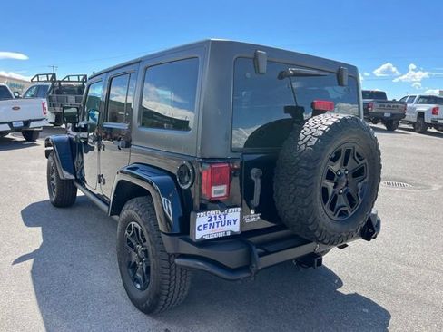 Used 2016 Jeep Wrangler Unlimited Sahara AWD/4WD image 12