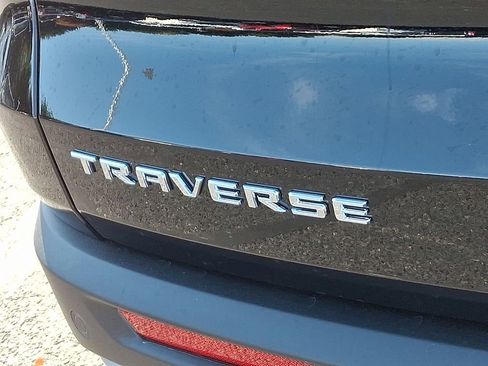 New 2026 Chevrolet Traverse LT image 11