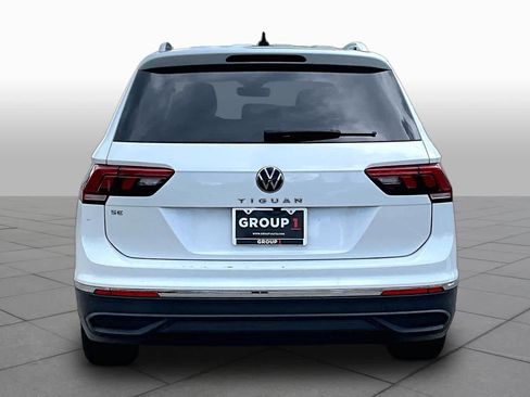 Used 2023 Volkswagen Tiguan SE w/ Panoramic Sunroof Package FWD image 5