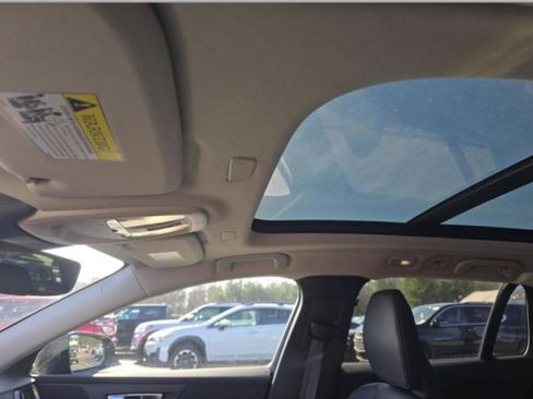 Used 2025 Volvo V60 B5 Cross Country Plus image 11